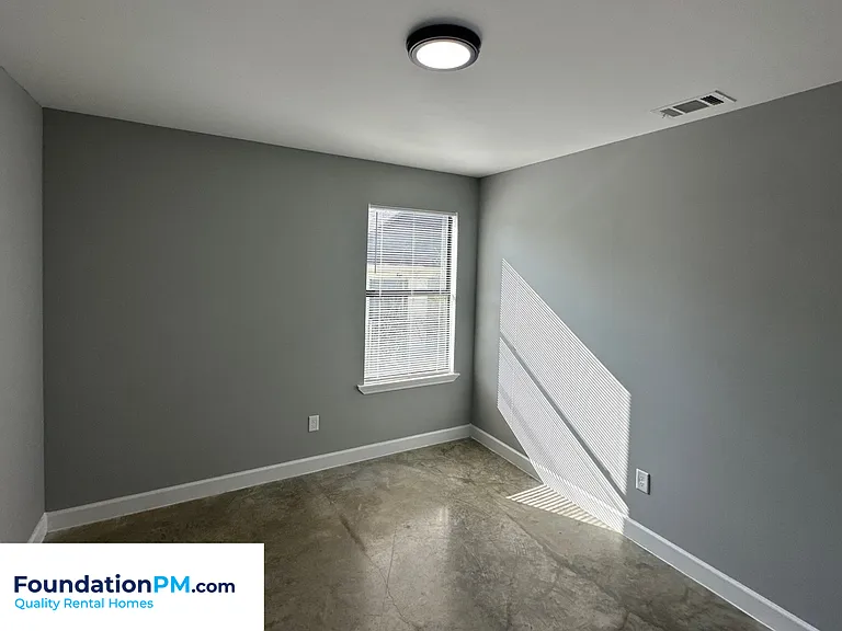 555 Monteagle Dr — Photo 12