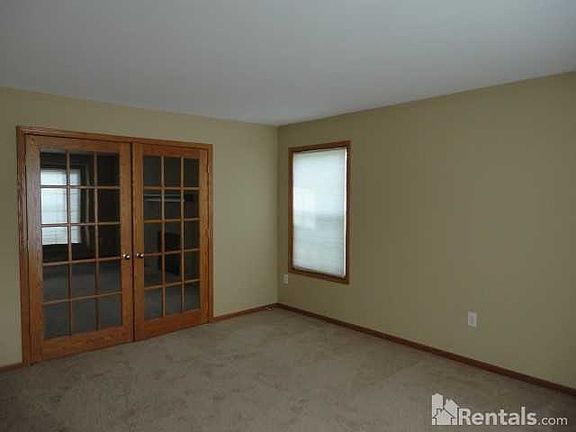 4th image of 402 Ponderosa Dr