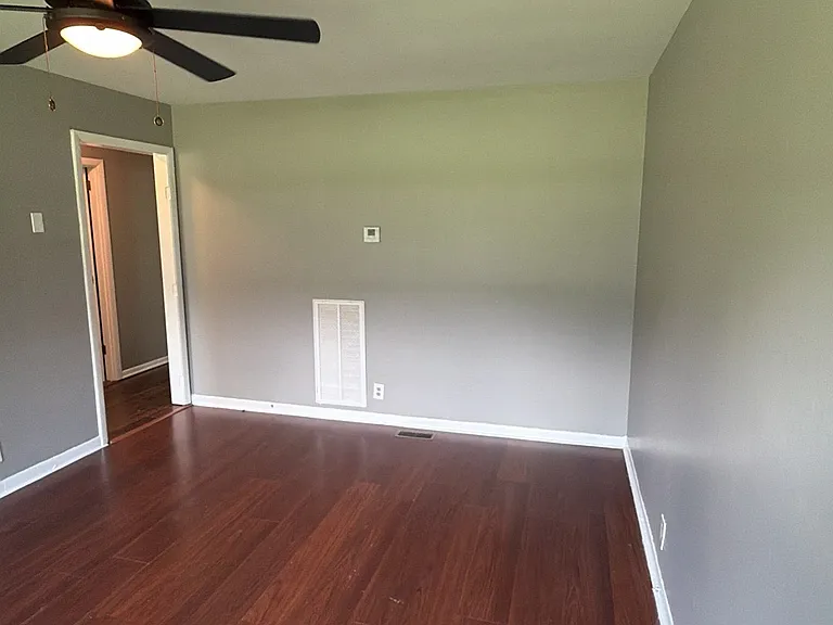 100 Glenmont Dr #A — Photo 3