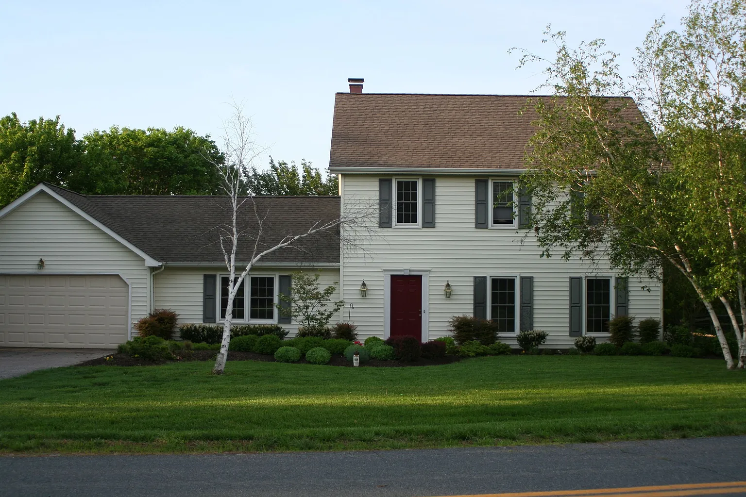 327 Columbia Ln photo 1