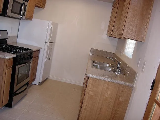 3336 Bagley Ave — Photo 4