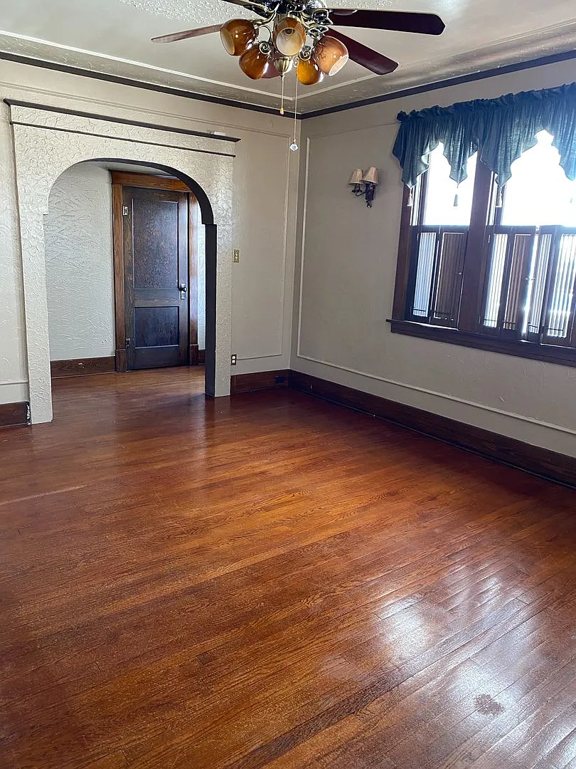 Three Bedroom 1/2 Duplex in Alton — Photo 3