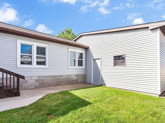 3rd image of 155 E 48th St Lot 51