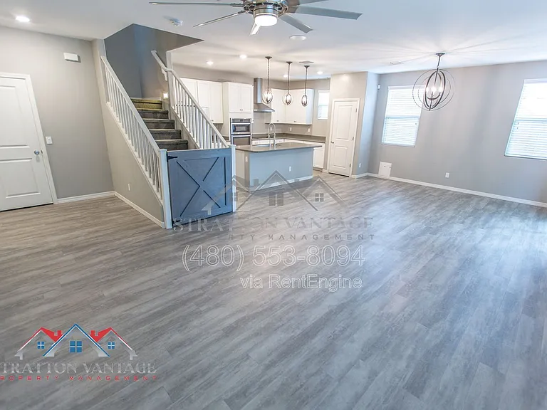 11689 N 166th Dr — Photo 18