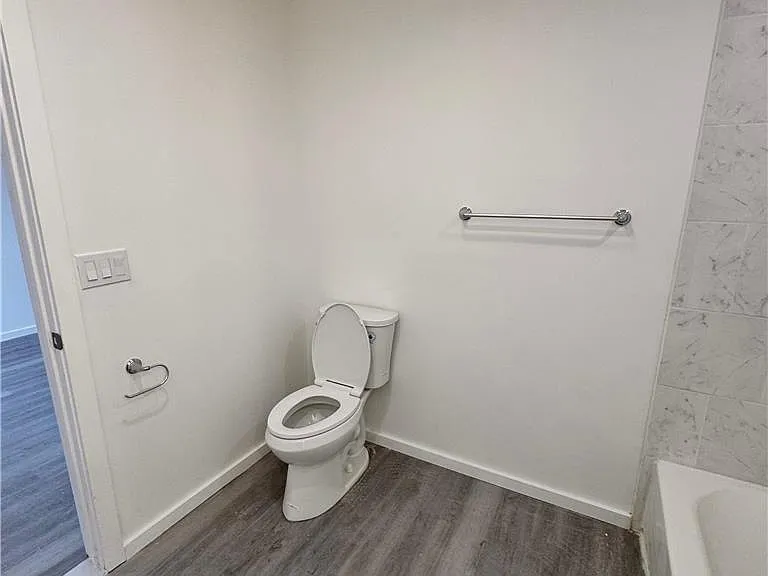 2250 Butler St #102 — Photo 8