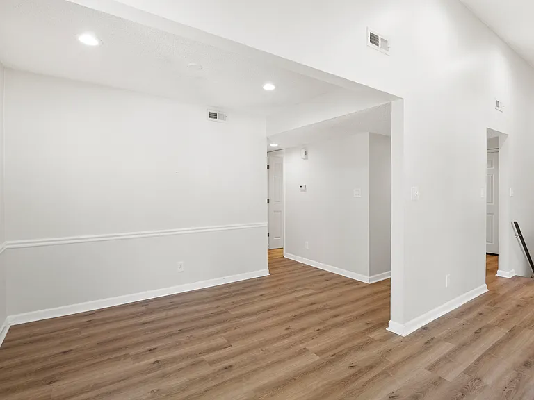 9021 N Swan Cir — Photo 8