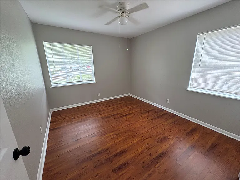 1307 Corona Dr — Photo 18