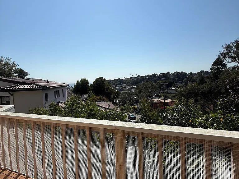 204 Bayview Ct — Photo 11
