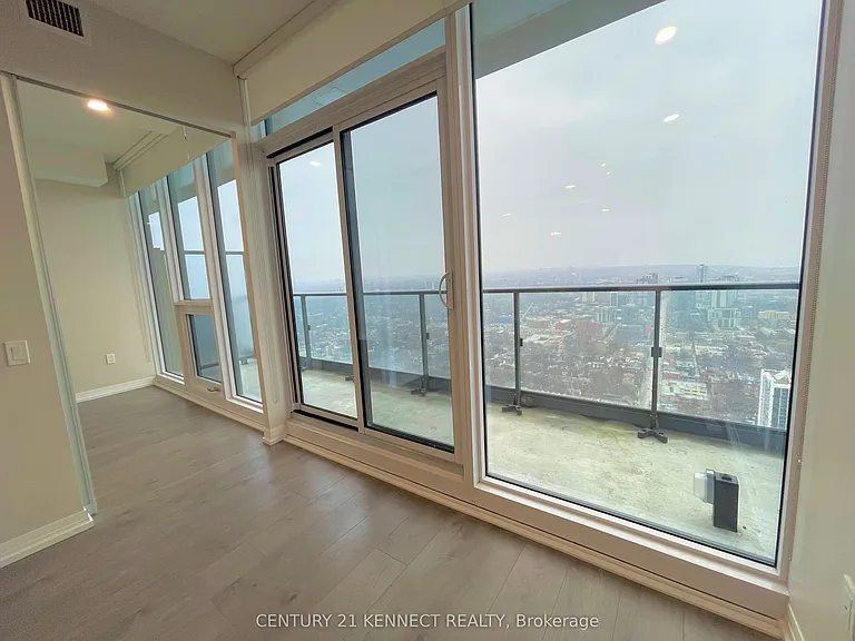 251 Jarvis St #Penthouse 14 — Photo 6
