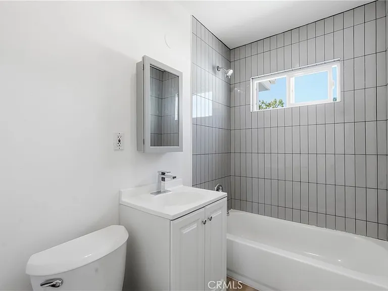 1700 Voorhees Ave — Photo 23