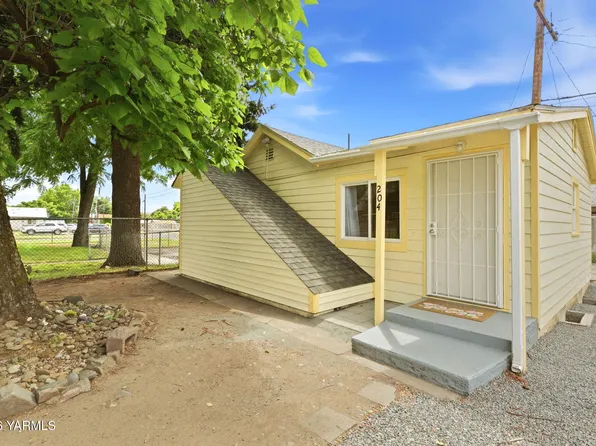 204 N 9th St, Yakima, WA 98901