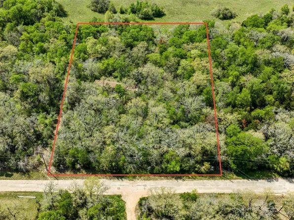 1156 Deerwood Dr, Elgin, TX 78621