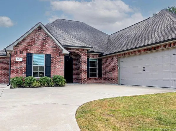 601 Walnut St, Iowa, LA 70647
