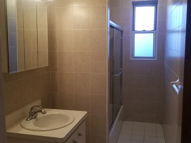 1 74th St #3G — Photo 9