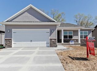 5322 Ruhd St SW, Cedar Rapids, IA 52404