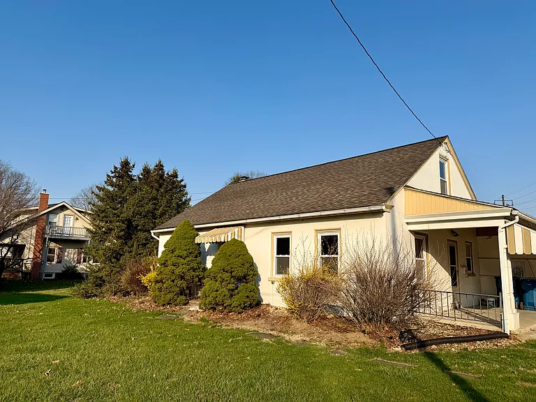 204 W Main St — Photo 2