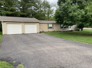 2216 Adams Ln, Zanesville, OH 43701