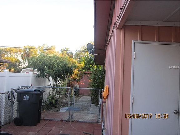 4th image of 6710 W Clifton St