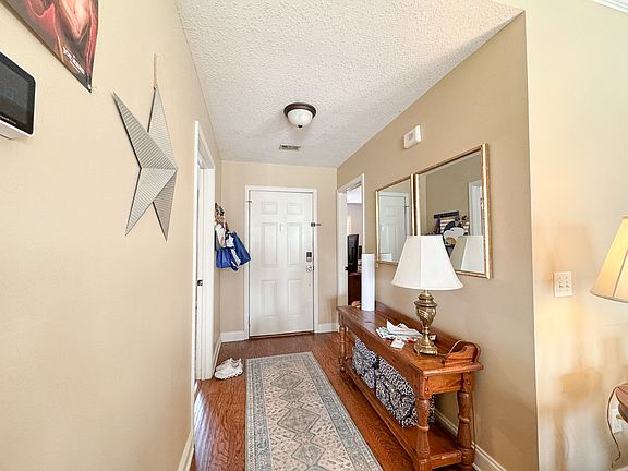 2nd image of 112 Tuscany Trl
