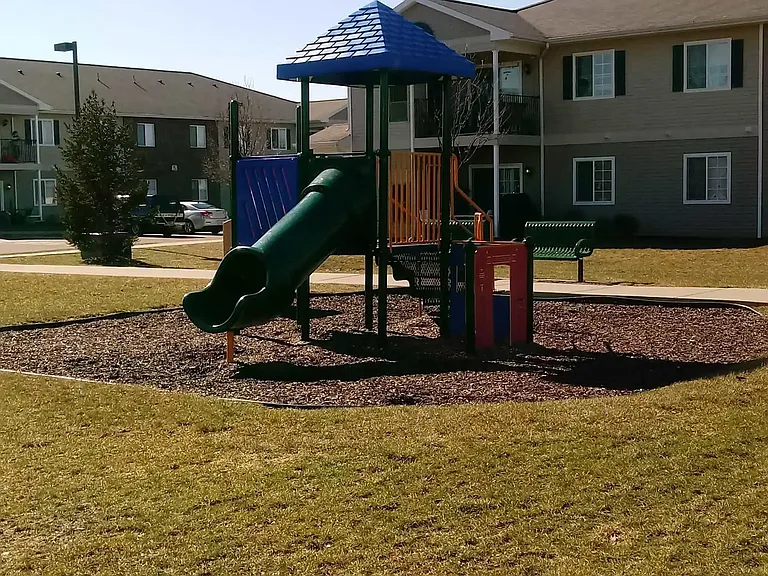 Hawks Ridge Apartments — Photo 13
