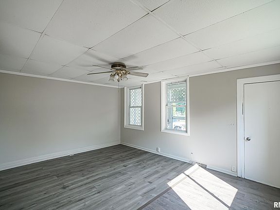 4th image of 1601 NE Jefferson Ave
