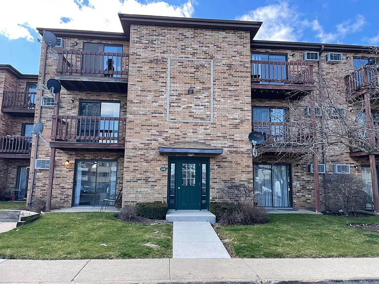 1348 N Geneva Dr #2A — Photo 1
