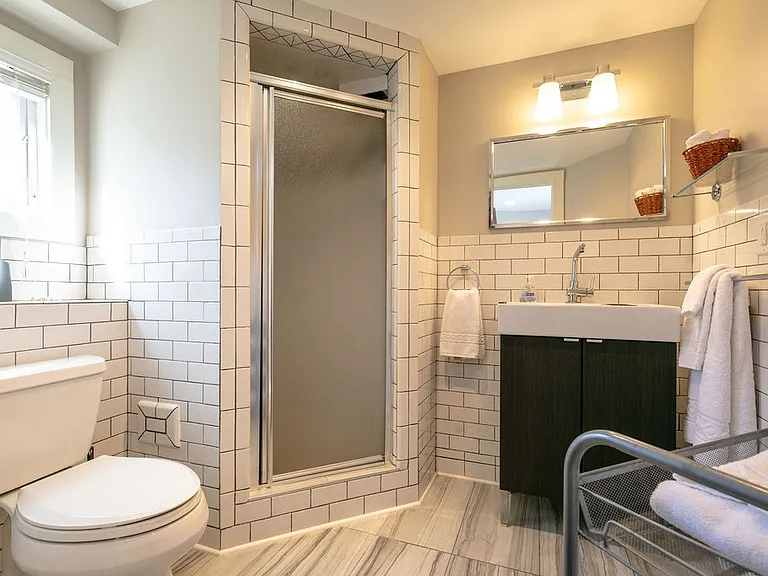 7 1/2 Georgia Ave #B — Photo 9