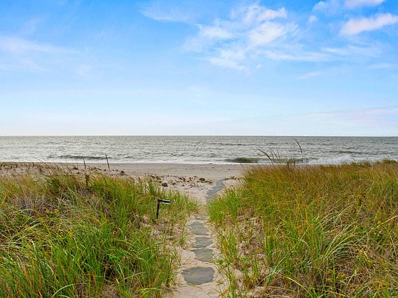 2nd image of 645 Dune Rd