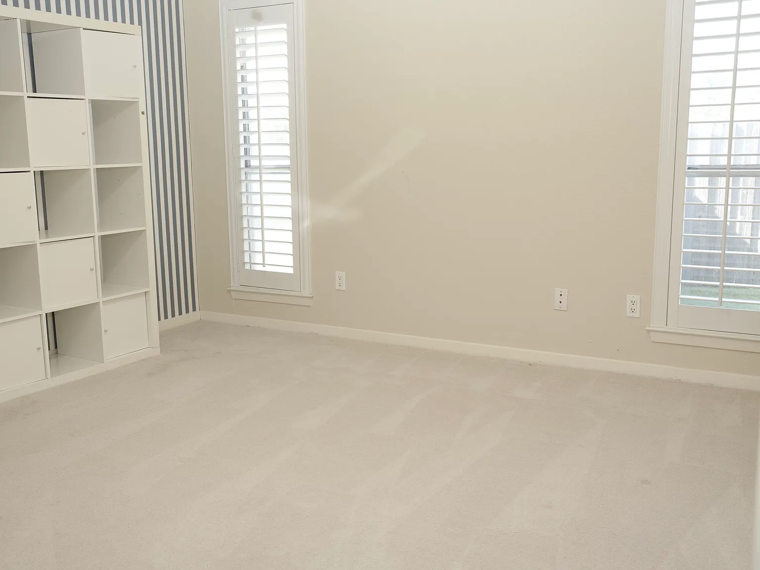 2414 Meadow Creek Dr — Photo 4