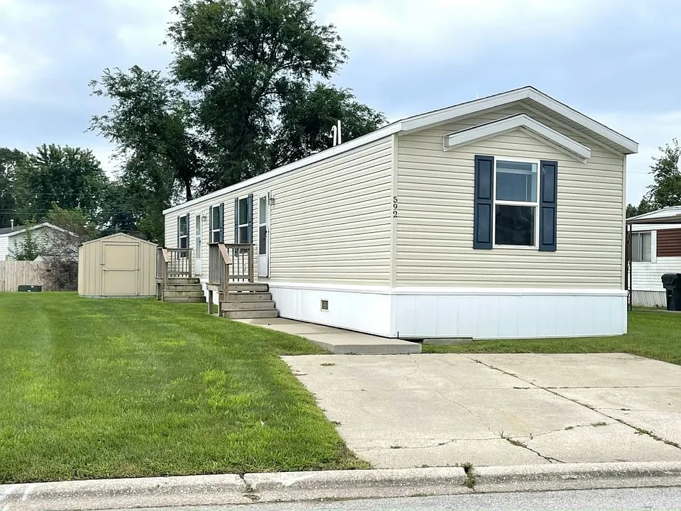 592 Colleen Dr