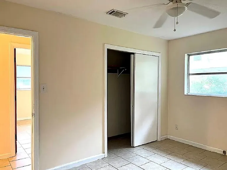 2226 Formosa Cir — Photo 4
