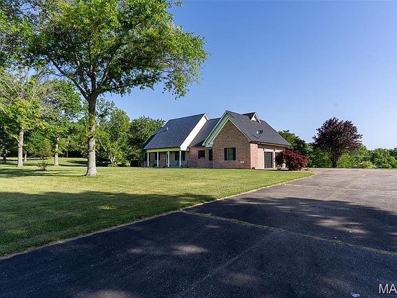 5th image of 141 Ashley Dr