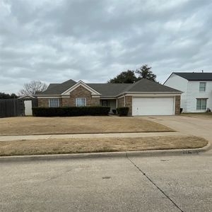 204 Commonwealth Cir, Grand Prairie, TX, 75052