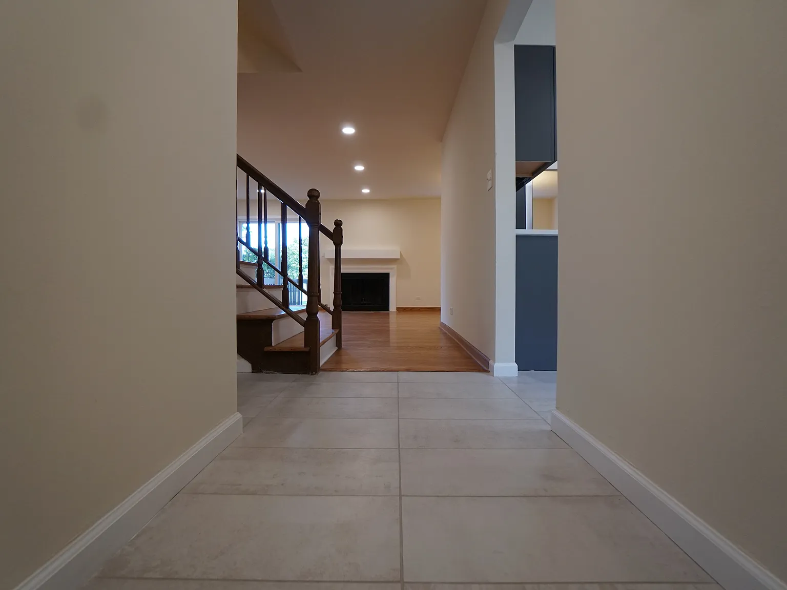 853 Heatherbrook Court — Photo 2