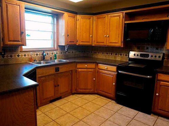 4th image of 2848 Simmons Cir