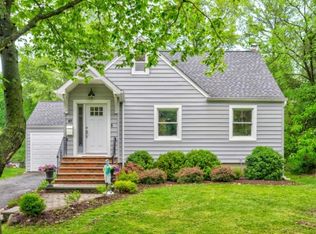 157 N Hillside Ave, Chatham, NJ 07928