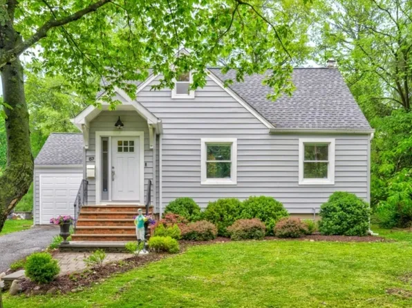 157 N Hillside Ave, Chatham Boro, NJ 07928