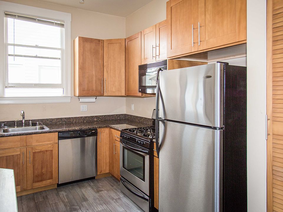 1st image of 225 9th St #C