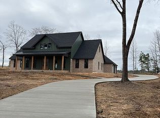 588 Elliot Lake Rd, Texarkana, TX 75501