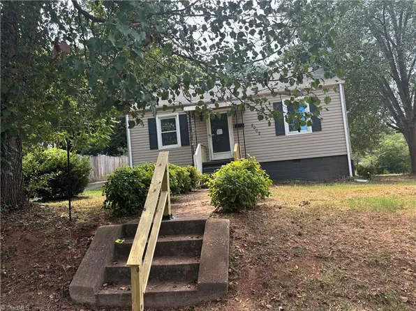 2902 Trent St, Winston Salem, NC 27127