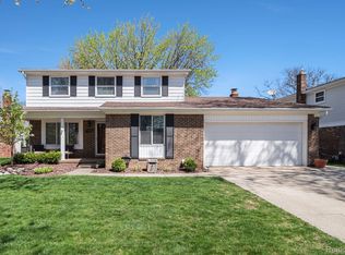 7349 Admiralty Dr, Canton, MI