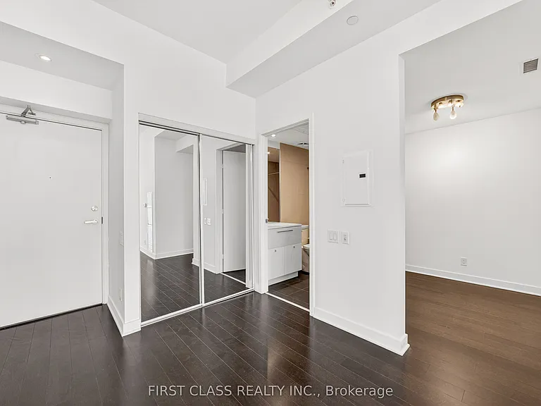 15 Grenville St #2902 — Photo 14