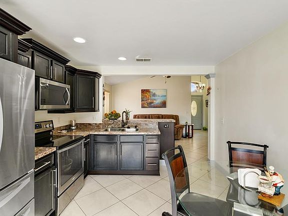 4th image of 2932 Cool Breeze Cir