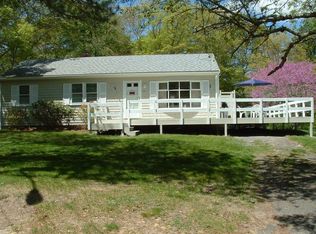 11 Nashawena Rd, Mashpee, MA 02649