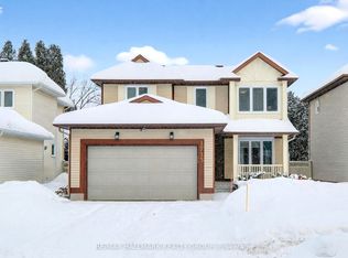 1715 Hunters Run Dr, Ottawa, ON K1C 6W2
