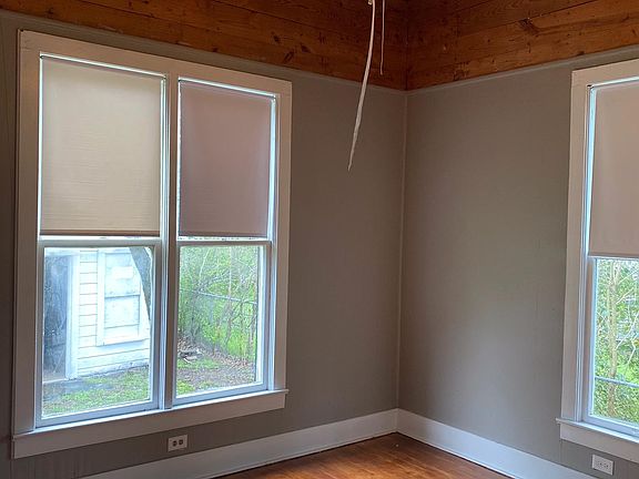 5th image of 105 Bauder St