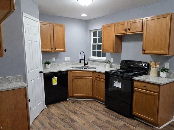 3rd image of 720 Audrey Ln