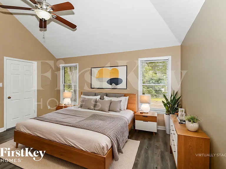 844 Tropicana Dr E — Photo 12