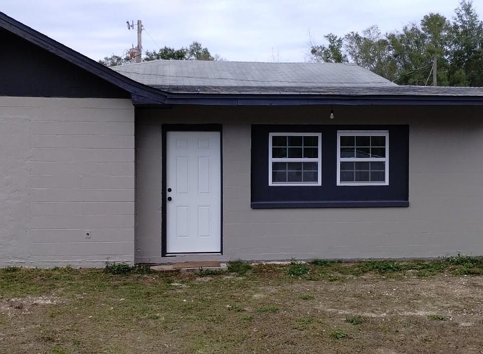 1st image of 107 SE Camelot Loop