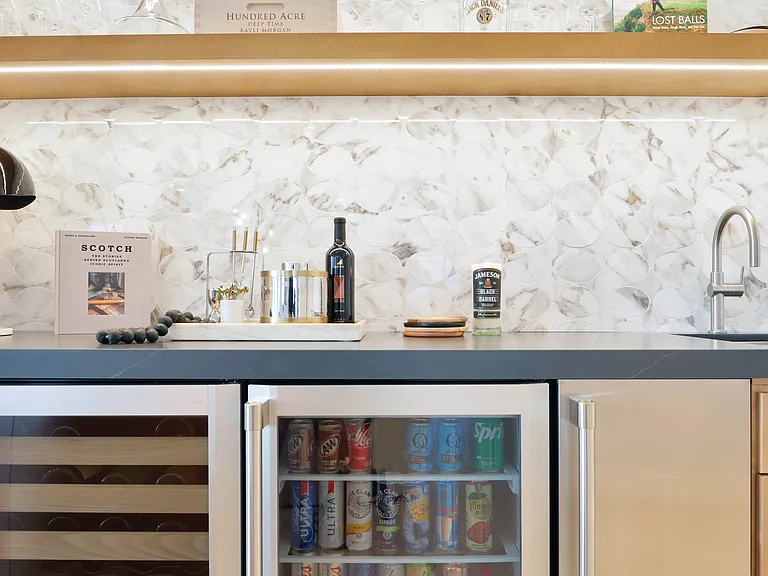 Wet bar with 'pebble ice' maker